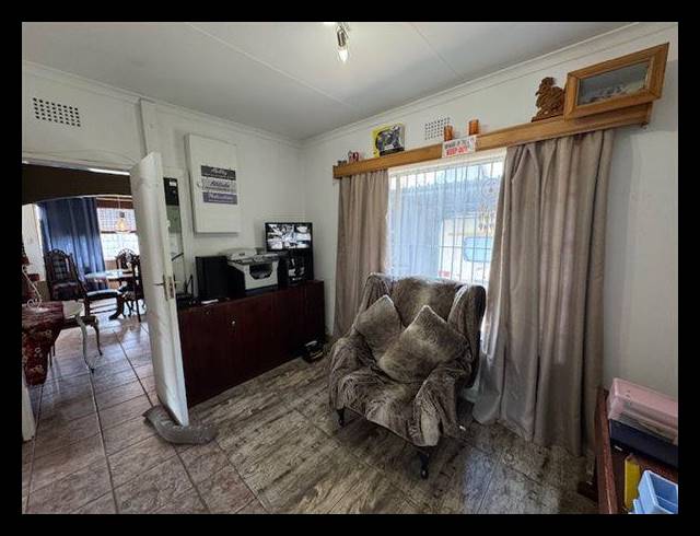 3 BEDROOM HOUSE FOR SALE IN VAN RIEBEECK PARK